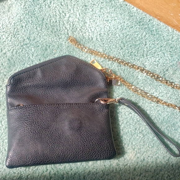 Urban Expressions | Vegan Crossbody Purse - Picture 3 of 8